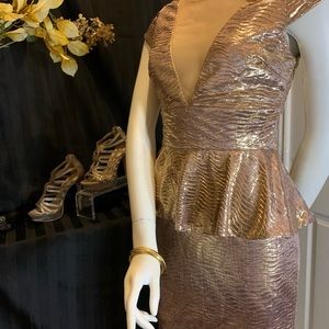 GOLDEN. ROSEz, USED.  in excellent condition.